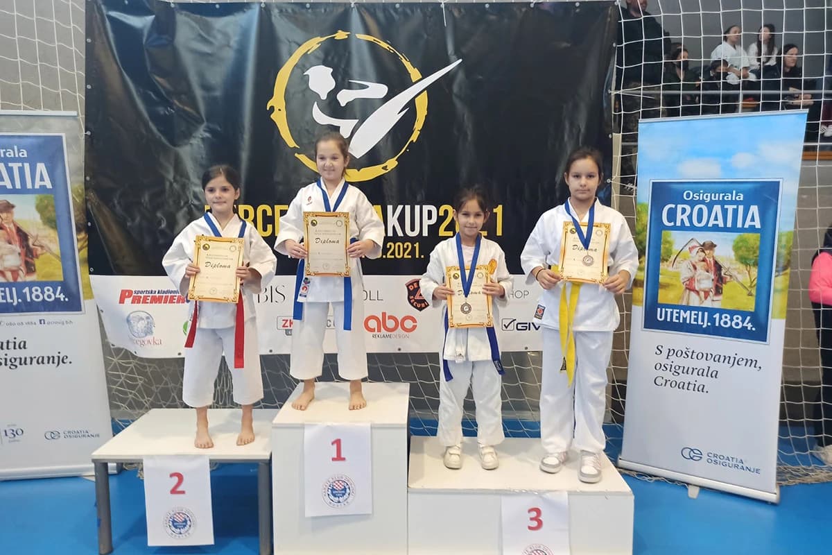 Osam odličja za karataše mostarskog 'Studenta' 