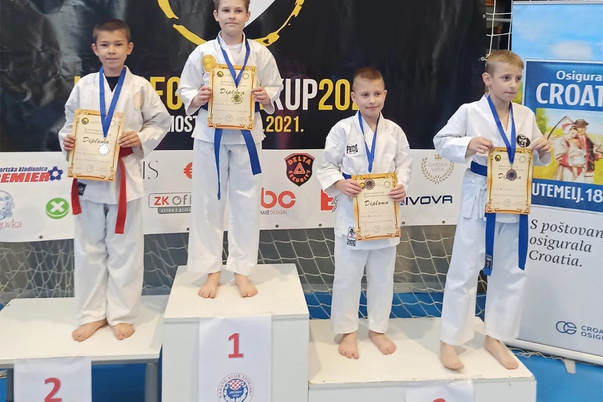 Osam odličja za karataše mostarskog 'Studenta' 