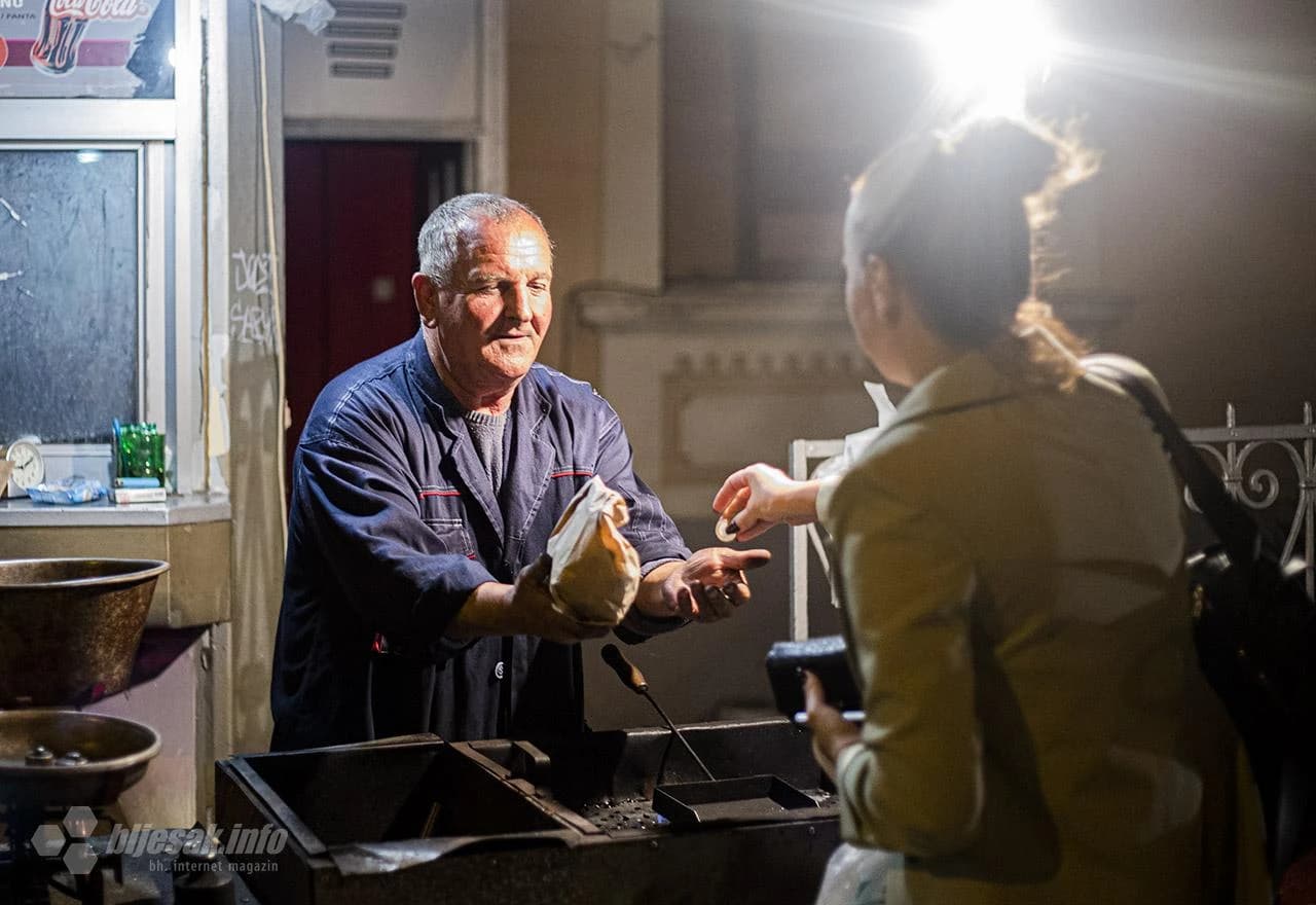 Prvi ovogodišnji pečeni kesteni zamirisali Mostarom