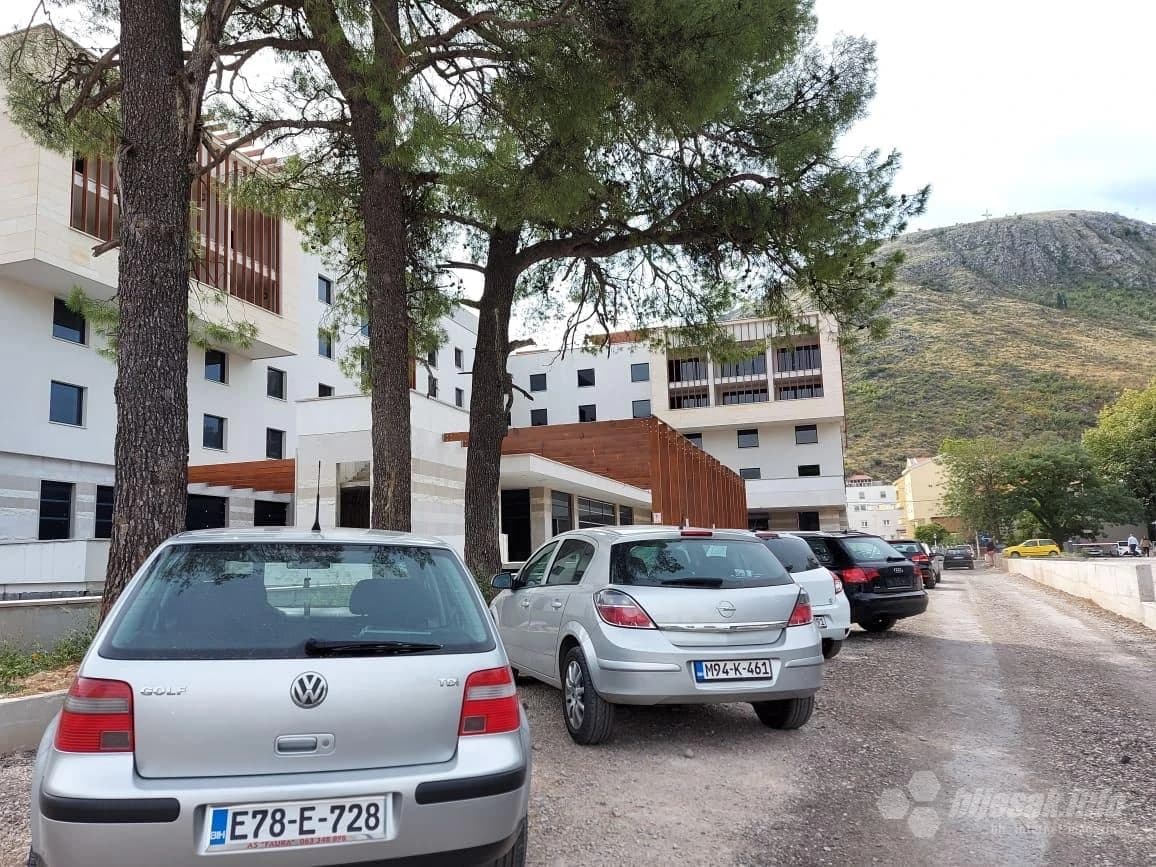 Nekadašnji hotel Ruža u Mostaru