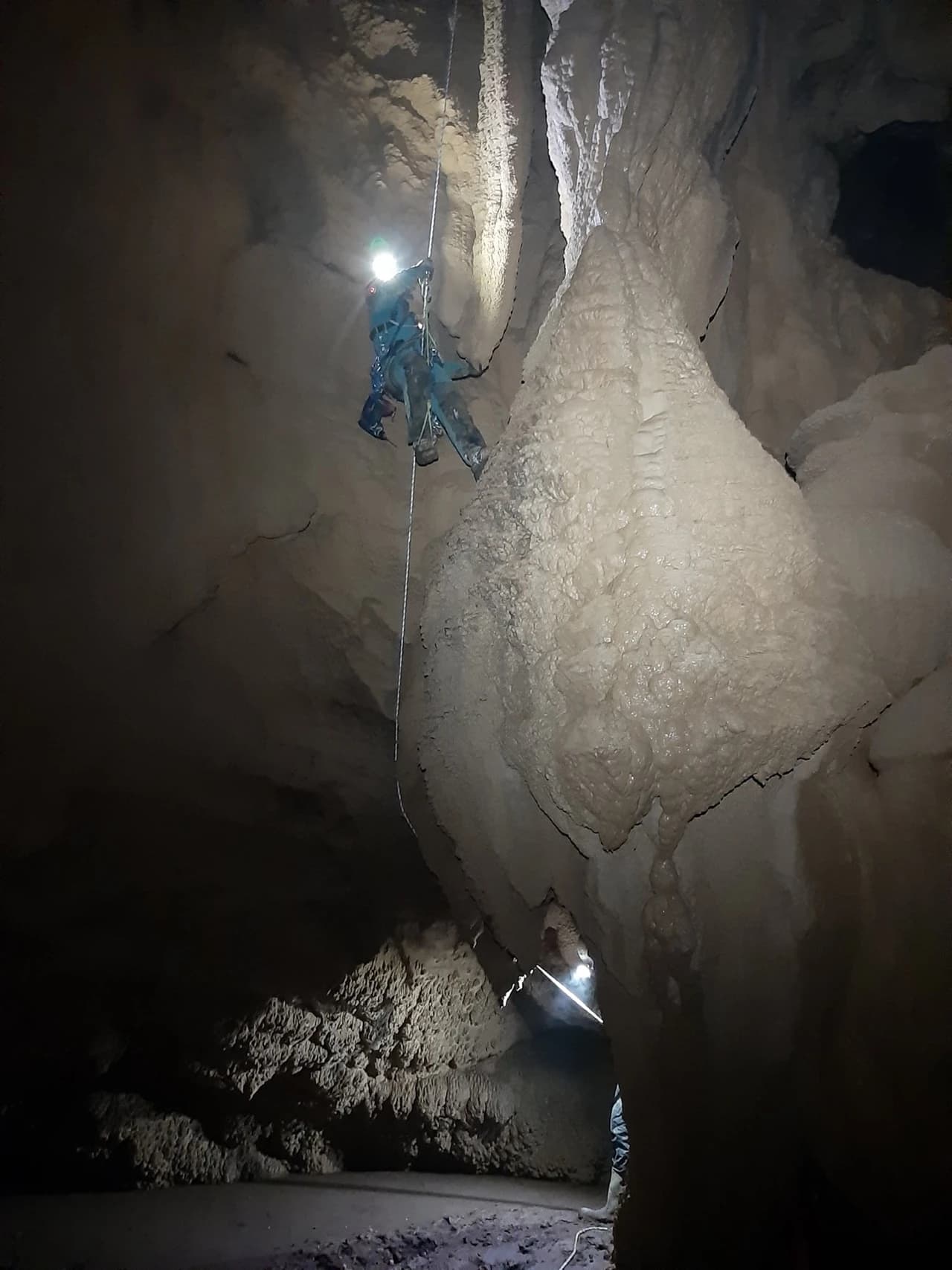 Prve fotografije unutrašnjosti