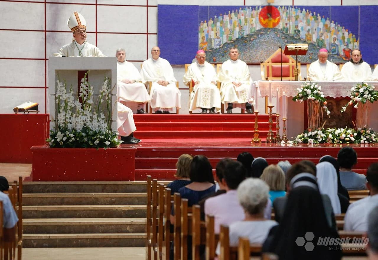 Biskup Palić i petorica svećenika proslavili 25. obljetnicu svećeničkog ređenja