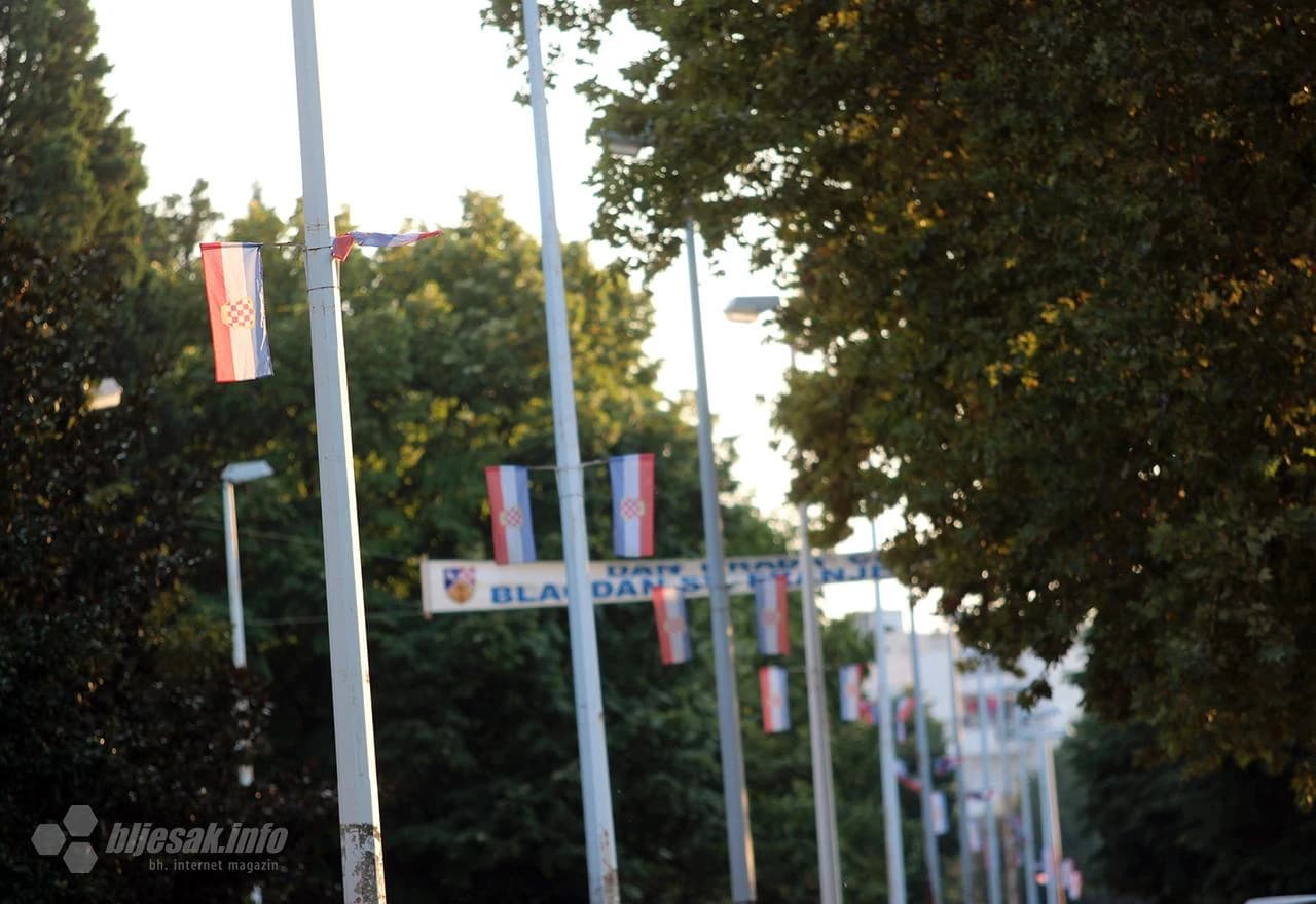 Zastave HRHB u Čapljini