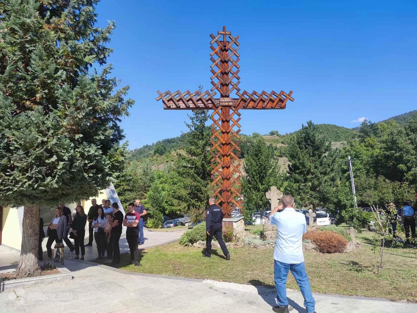 Obilježena 28. godišnjica zločina u Uzdolu