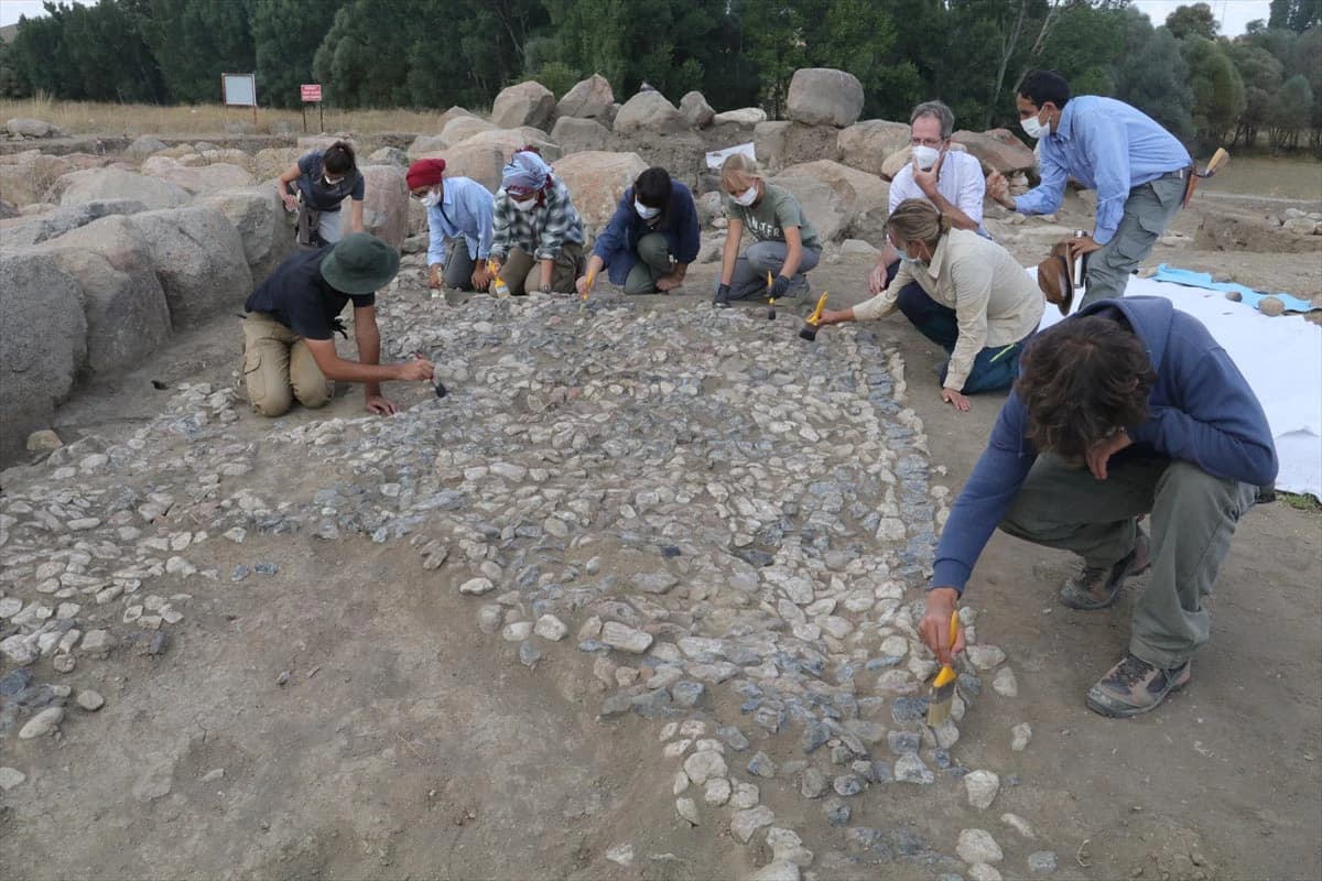 Otkriven najstariji mozaik na svijetu