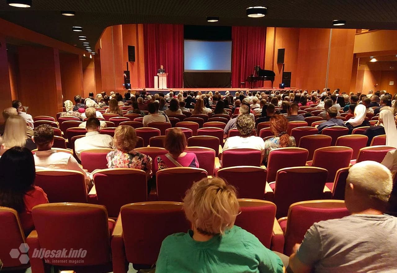 Premijera dokumentarnog filma "Maestro" u velikoj dvorani Hrvatskog doma hercega Stjepana Kosače