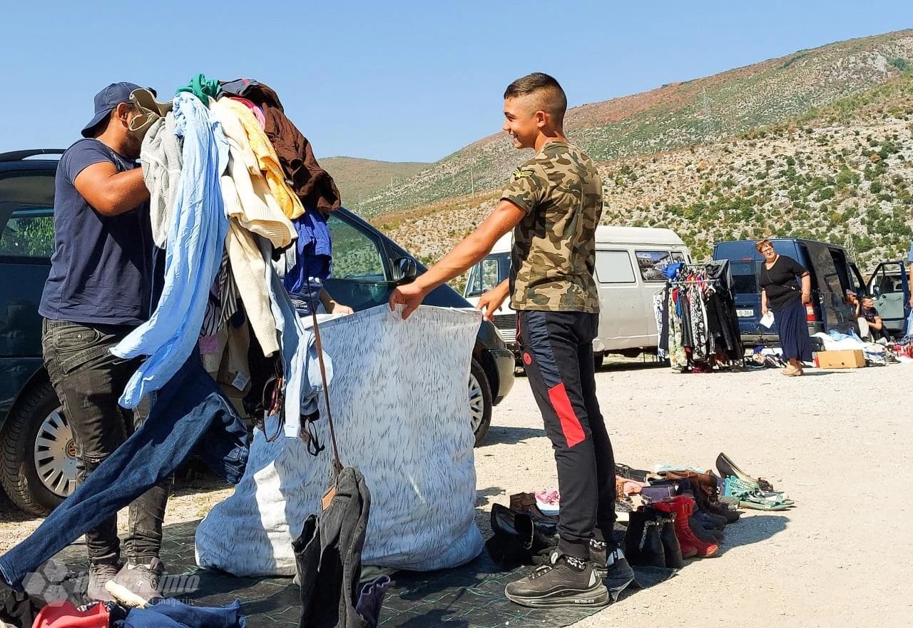 Mostarci pohrlili na tržnicu u Vrapčićima