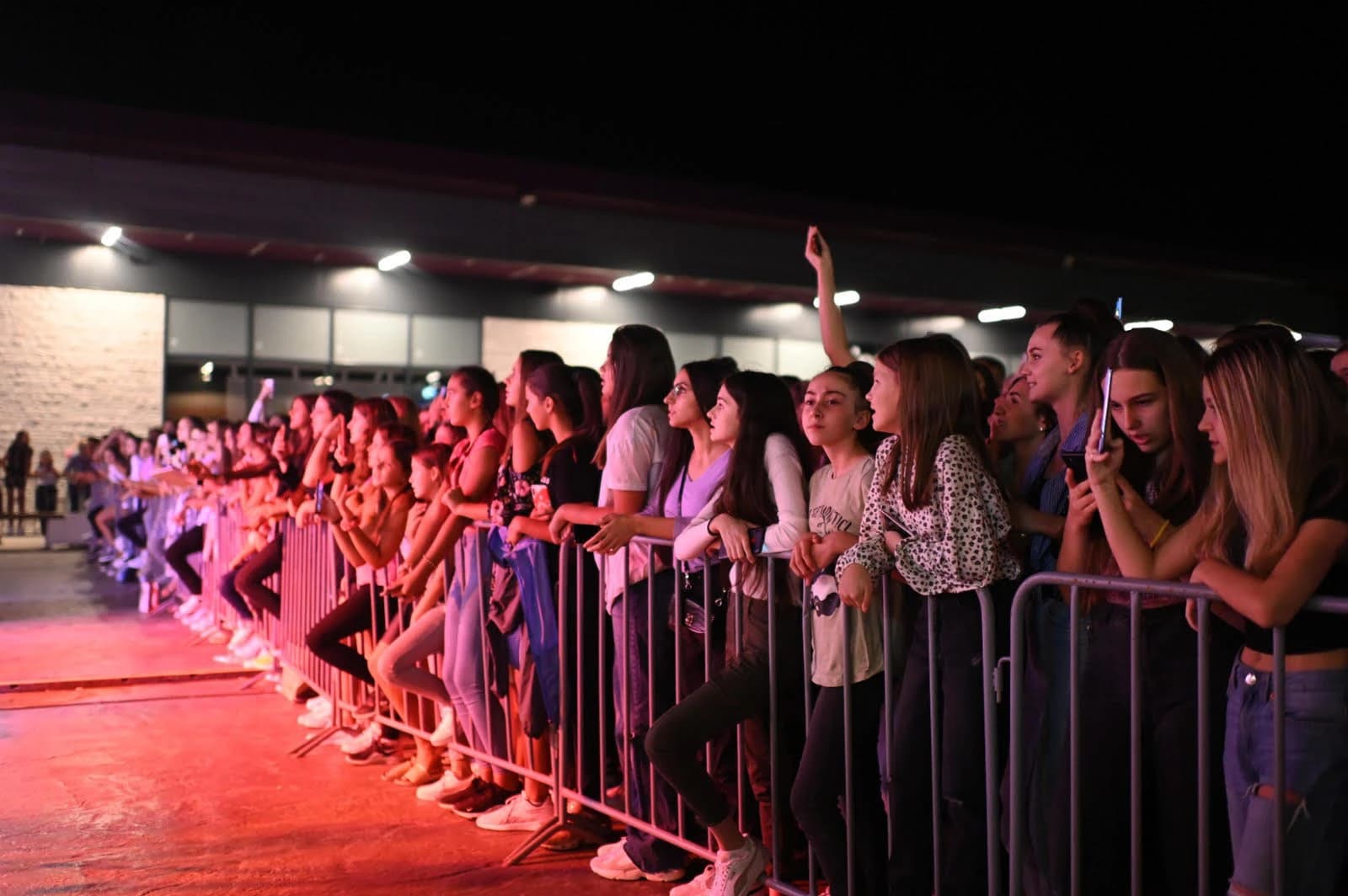 Pogledajte djelić atmosfere s koncerta Džejle Ramović u Mostaru