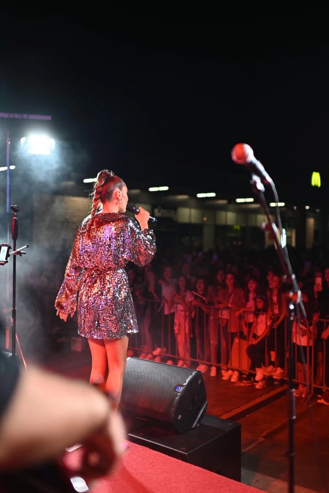 Pogledajte djelić atmosfere s koncerta Džejle Ramović u Mostaru