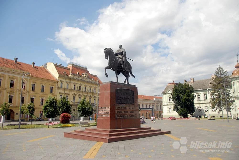 …ispod nogu kraljeva konja