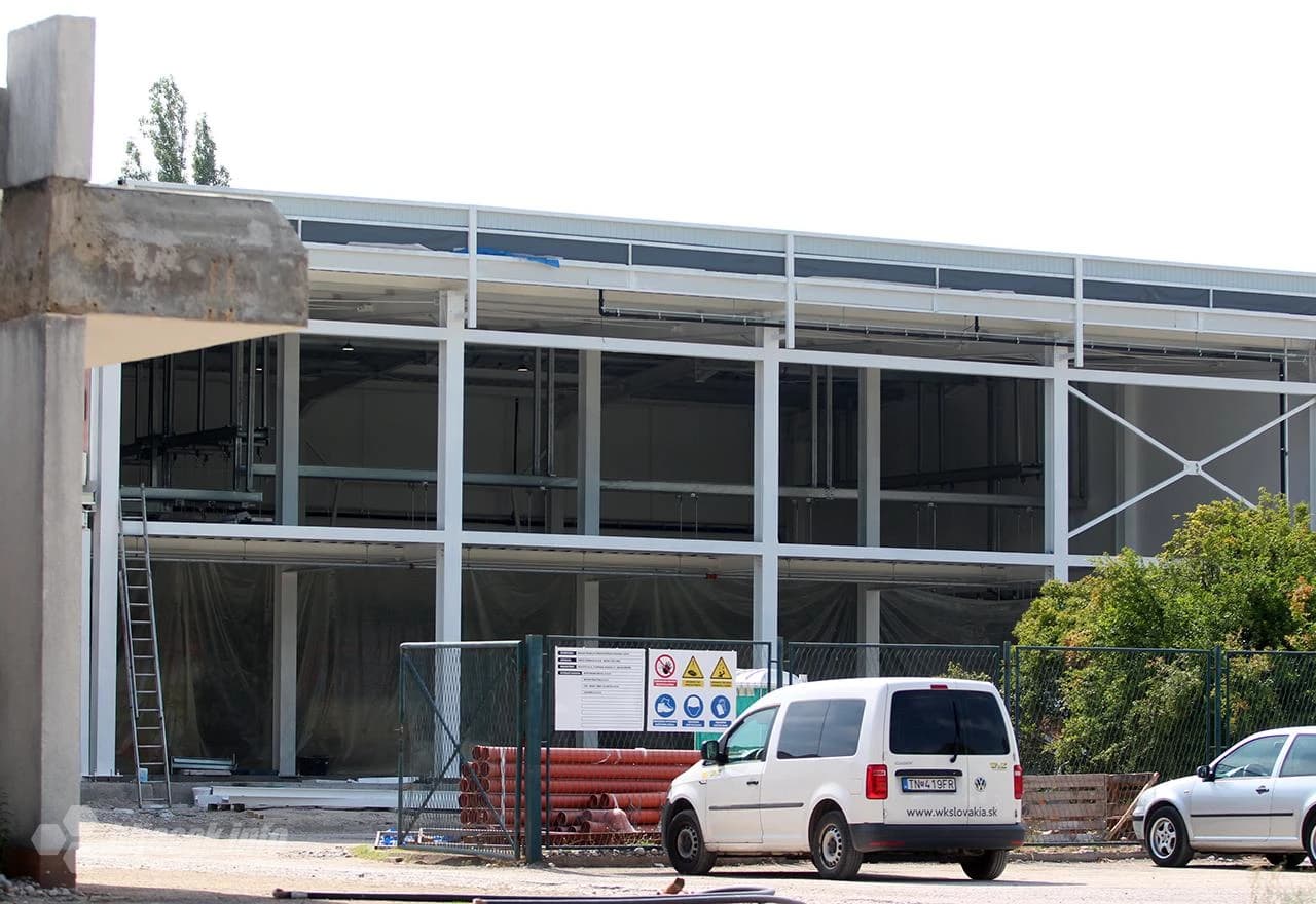 Radovi u unutrašnjosti tvornice