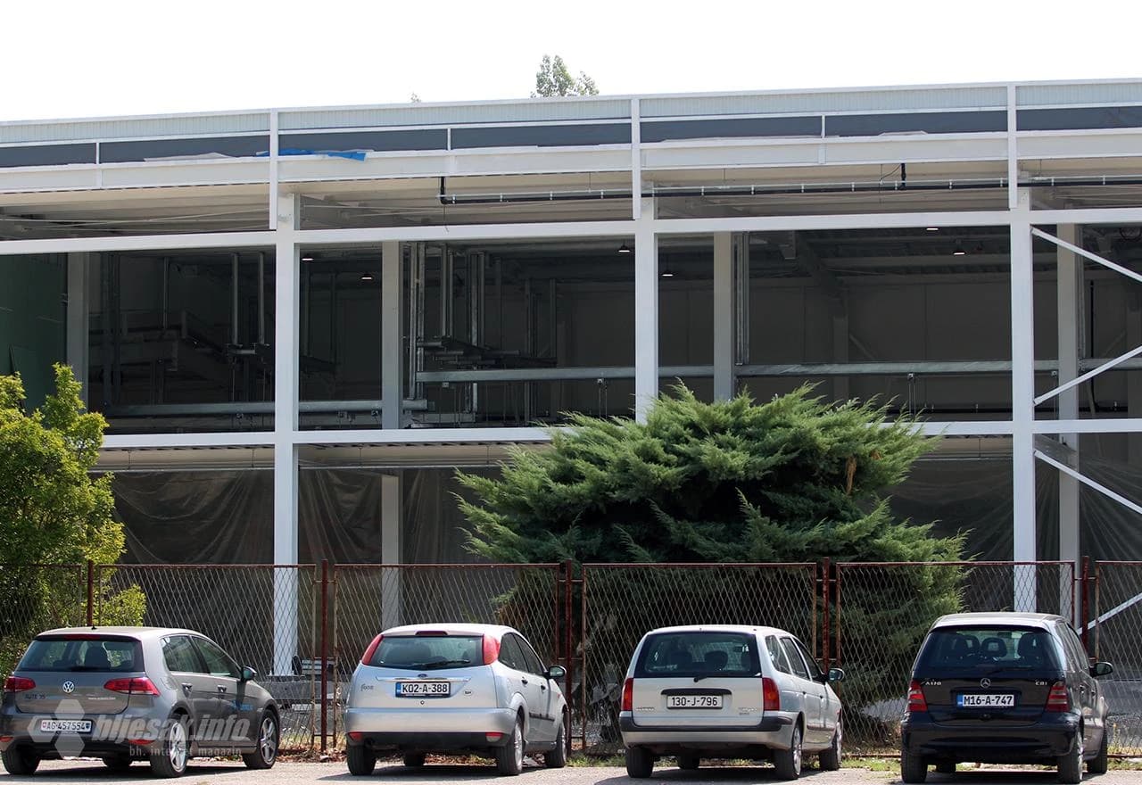 Radovi u unutrašnjosti tvornice