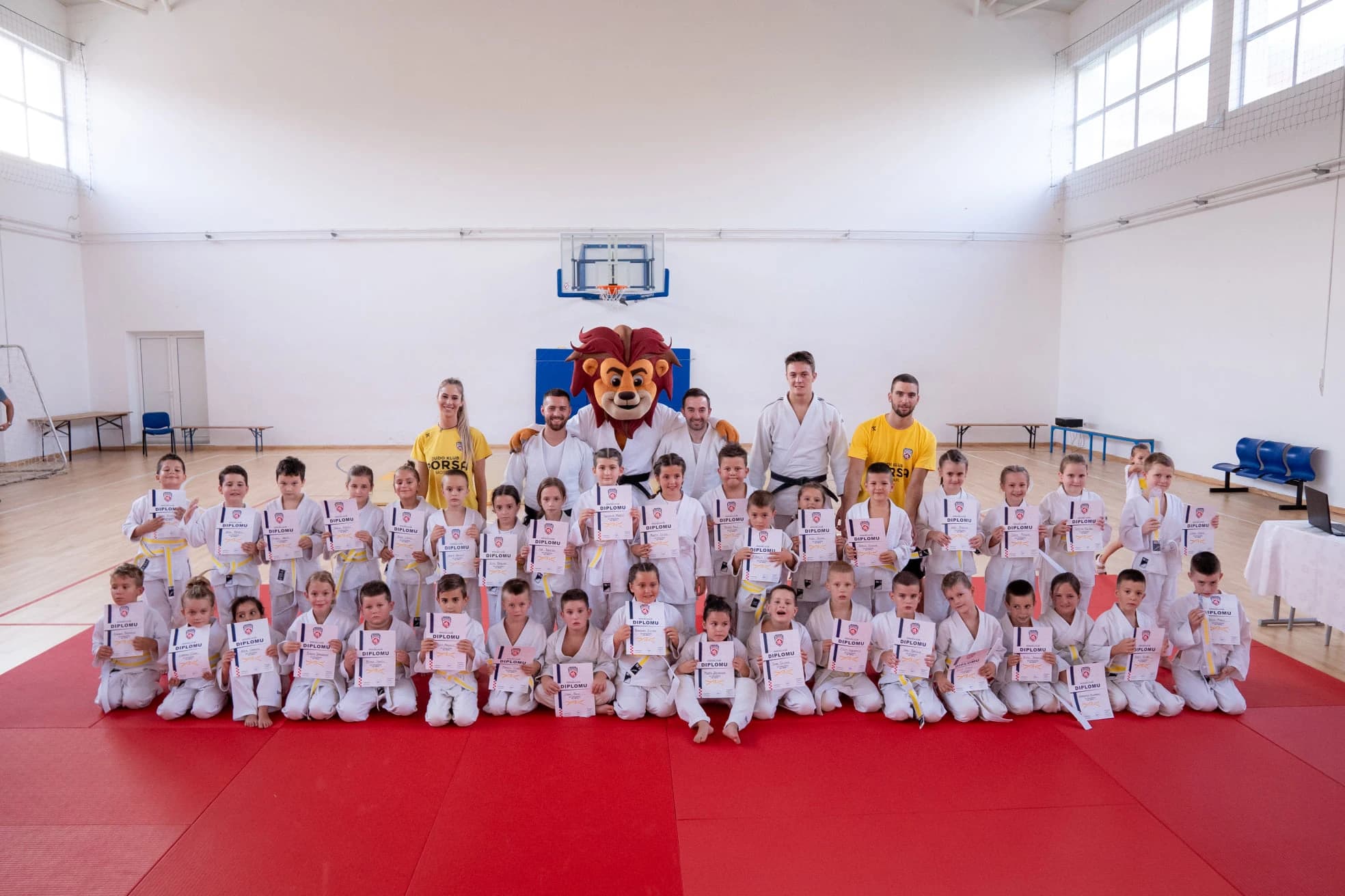 145 učenika Borse uspješno položilo za novi pojas