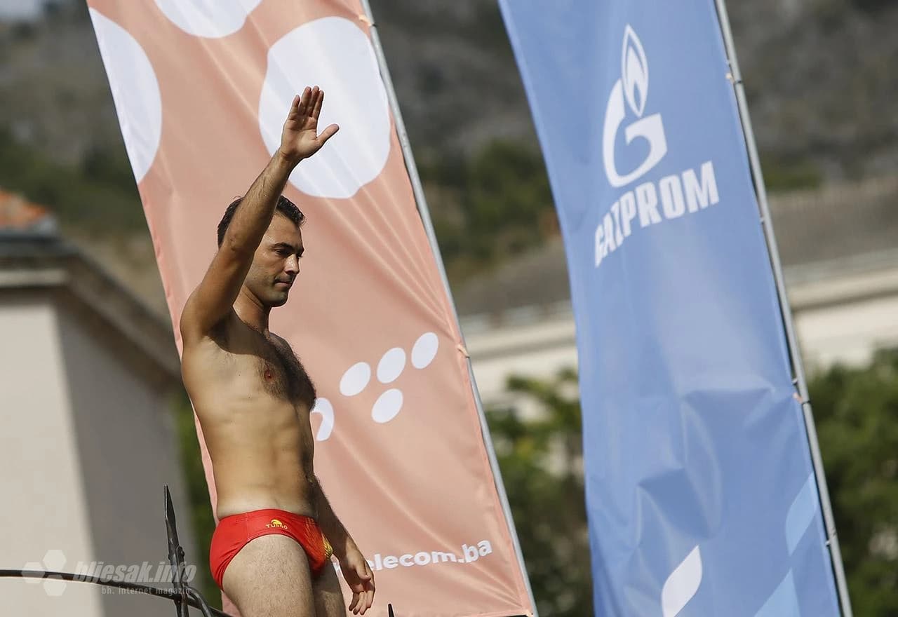 455. tradicionalni skokovi sa Starog mosta 