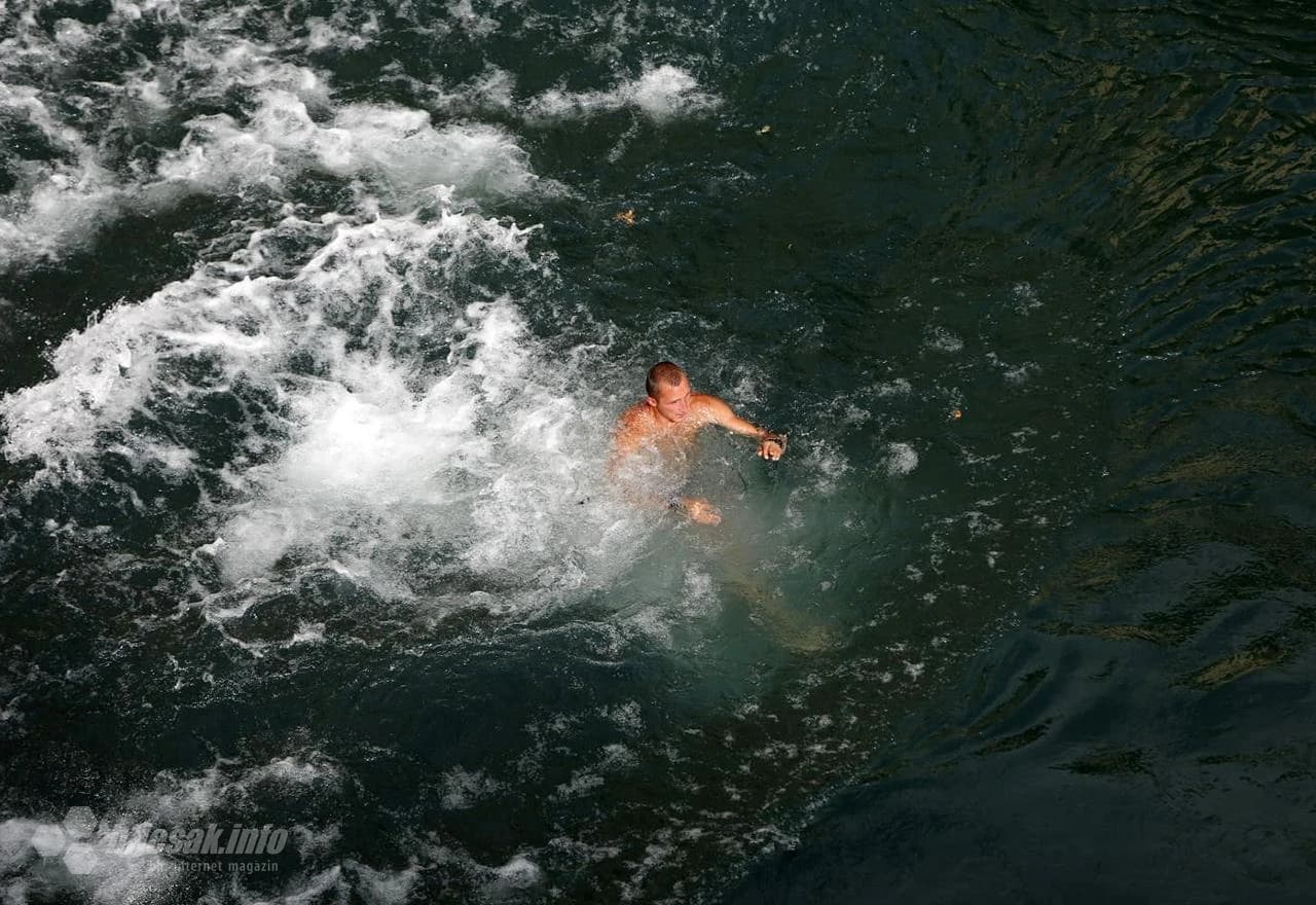 Tradicionalni skokovi sa Starog mosta