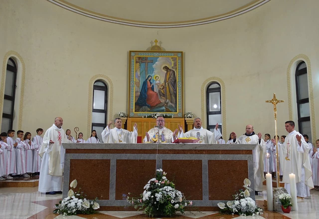 Biskup Semren predvodio Misno slavlje na uočnicu 4. Obiteljskog dana u BiH