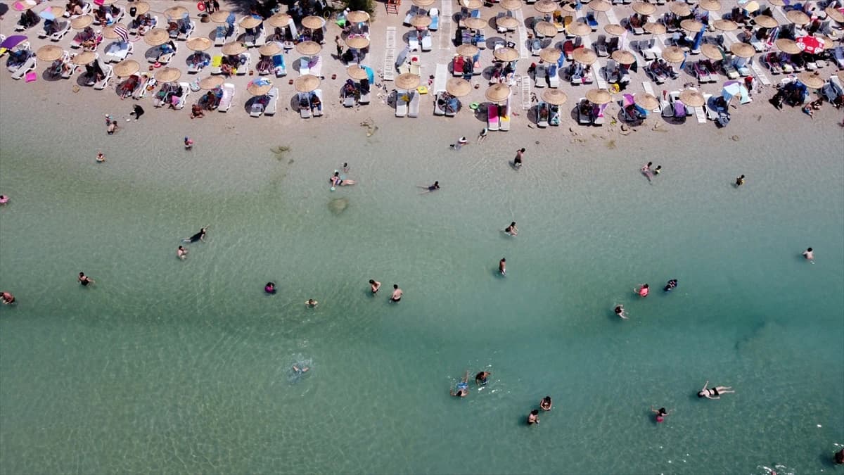 Kupači uživaju na predivnim plažama na egejskim obalama 