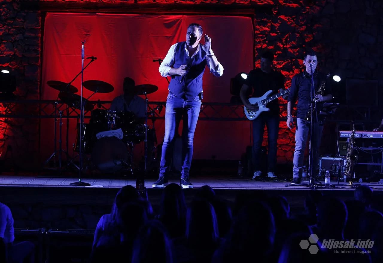 Sergej Ćetković oduševio u Međugorju