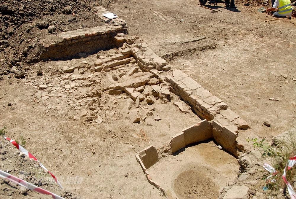 …i „njihove“ grobnice