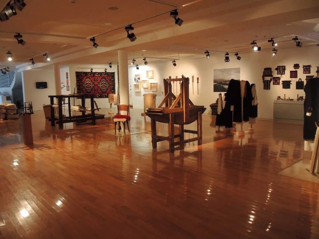 "Vuna - izložba tradicijskih predmeta i postupaka obrade vune"