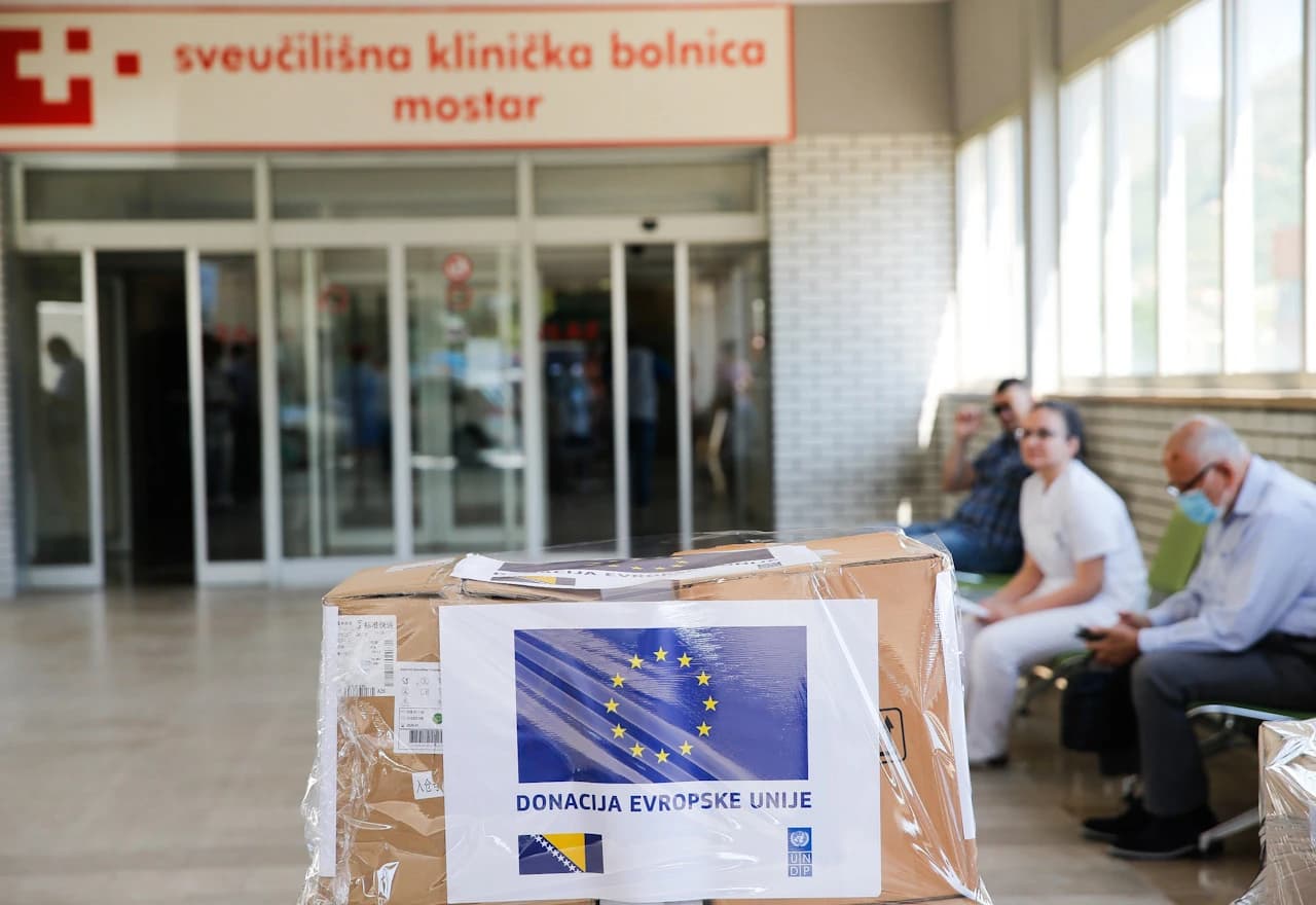 Sattler uručio vrijednu donaciju Mostaru u borbi protiv koronavirusa