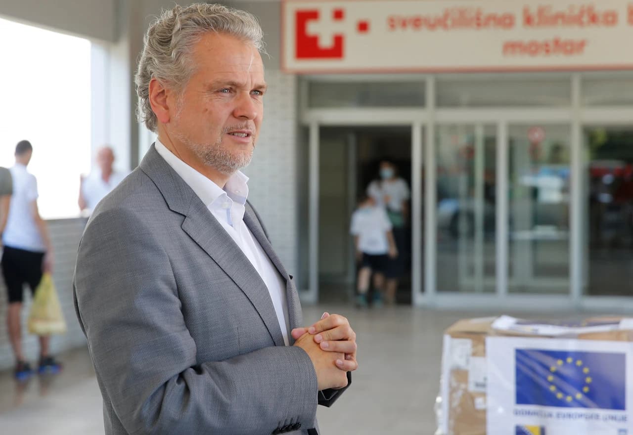 Sattler uručio vrijednu donaciju Mostaru u borbi protiv koronavirusa