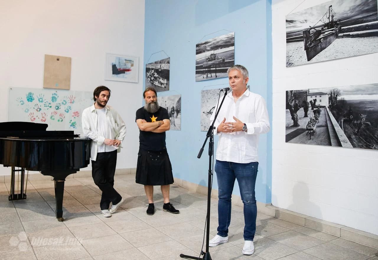 Predstavljanje multimedijalne projekcije "Brodovi"