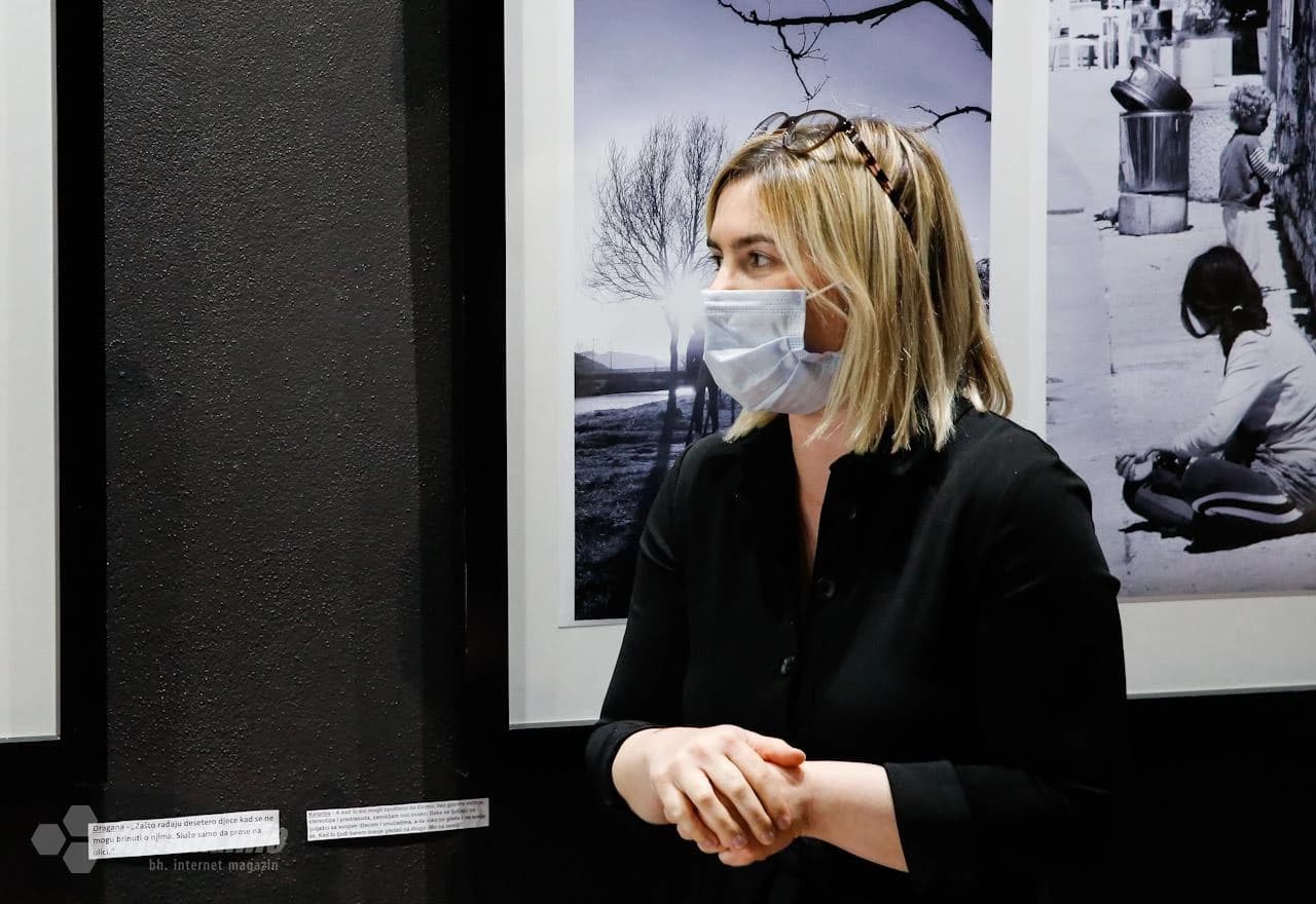 Članovi Omladinskog kluba Mostar predstavili su izložbu "Dopusti da ti (po)kažem"