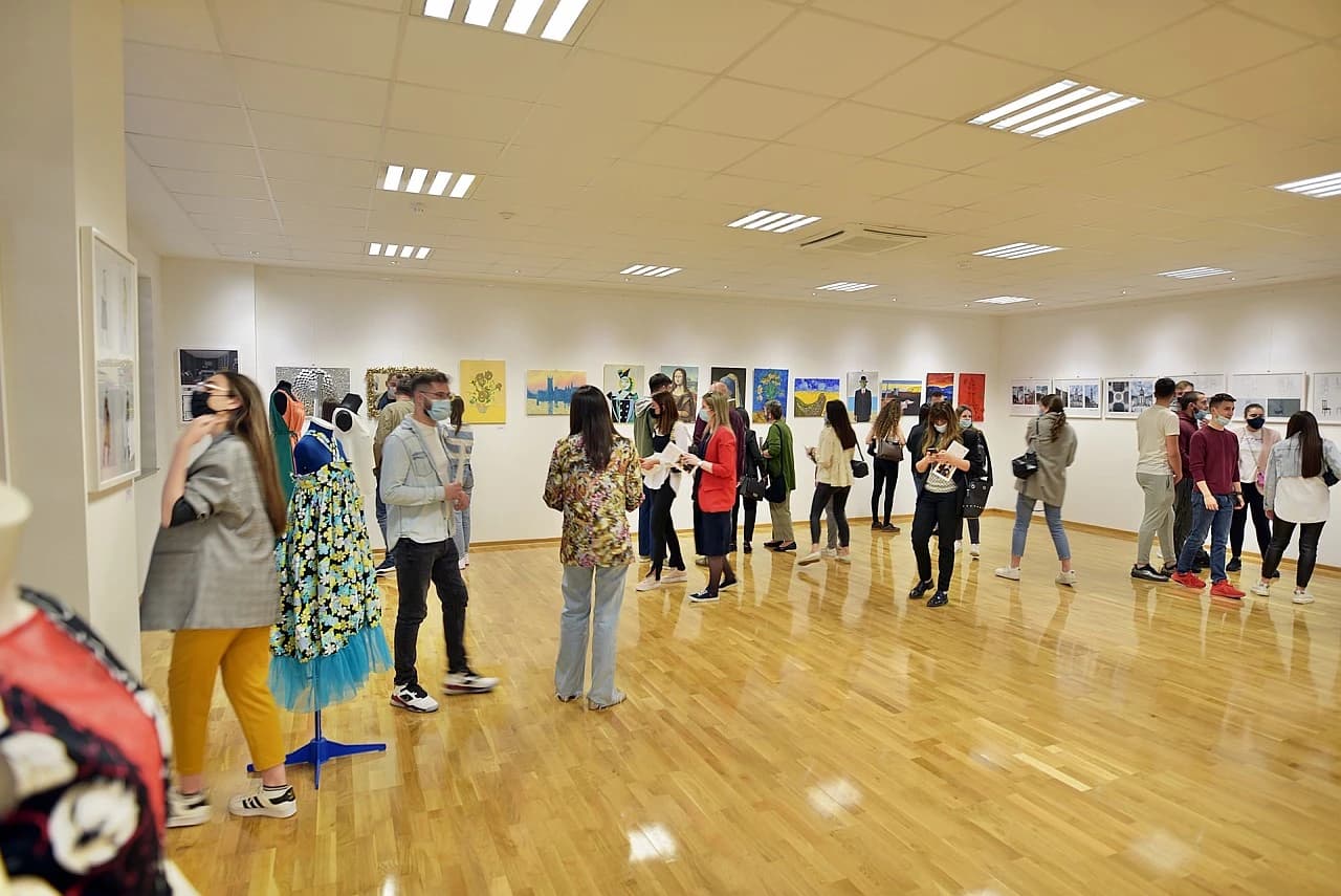 Svečano otvorena Galerija visoke skole Logos Centar u Mostaru