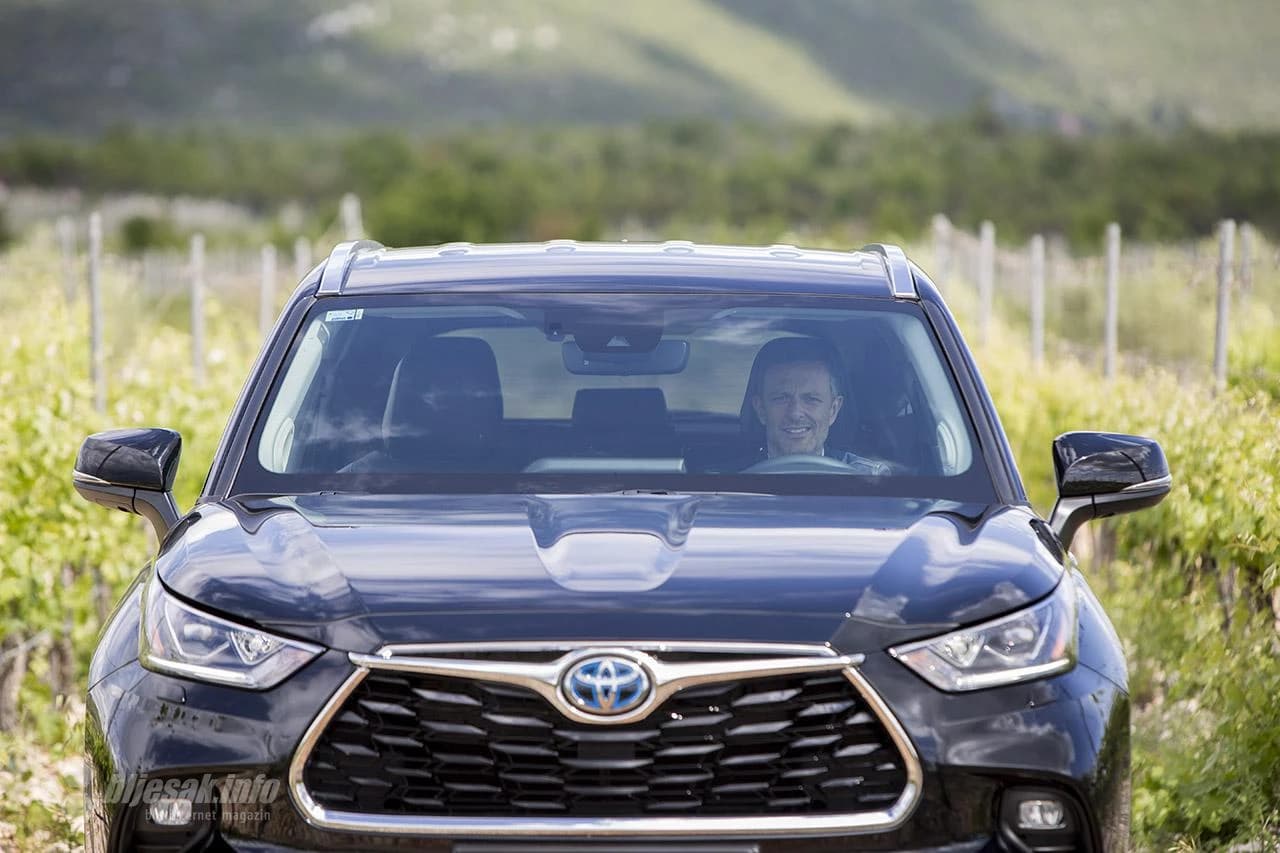 U Nuić vinogradima Juraj Šebalj ''otkrio'' Toyotu Highlander
