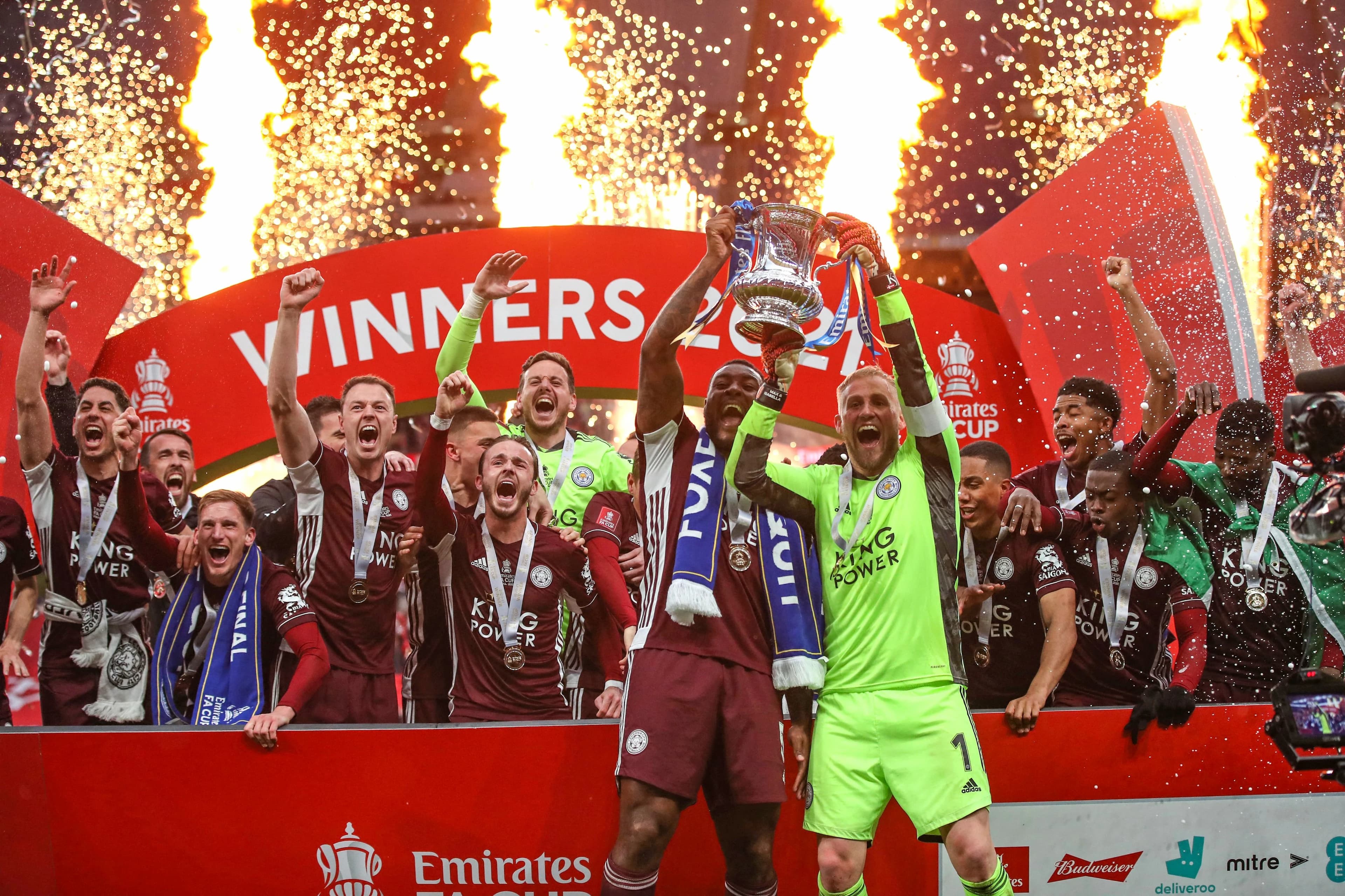 Igrači Leicestera s pobjedničkimpeharom FA Cupa