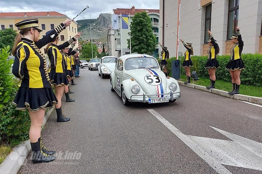 Oldtimeri okupirali mostarske ulice 