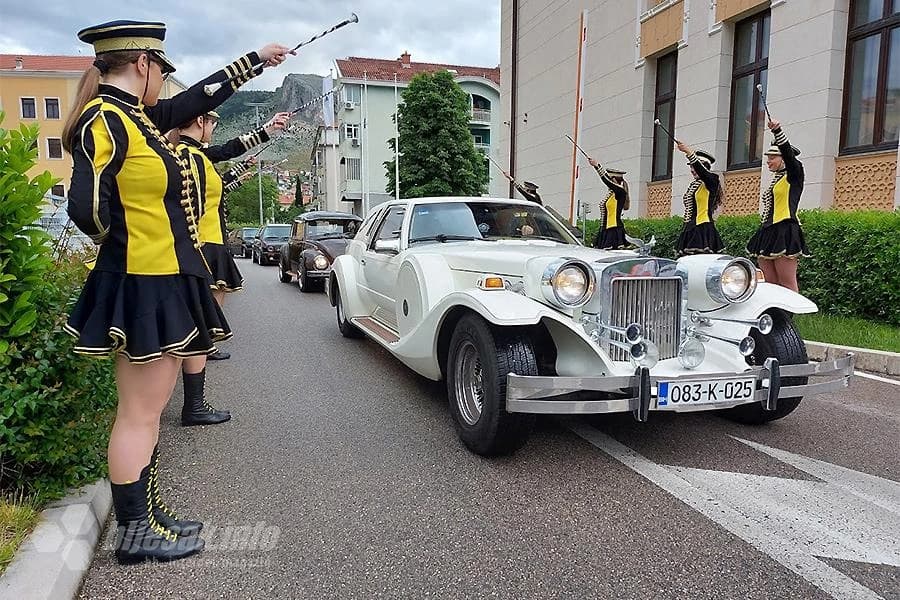 Oldtimeri okupirali mostarske ulice 