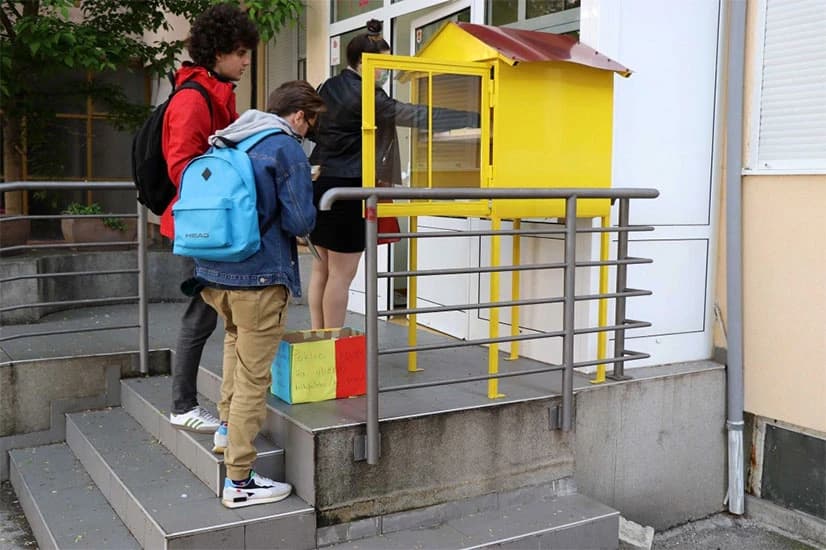 Ulične biblioteke u Mostaru