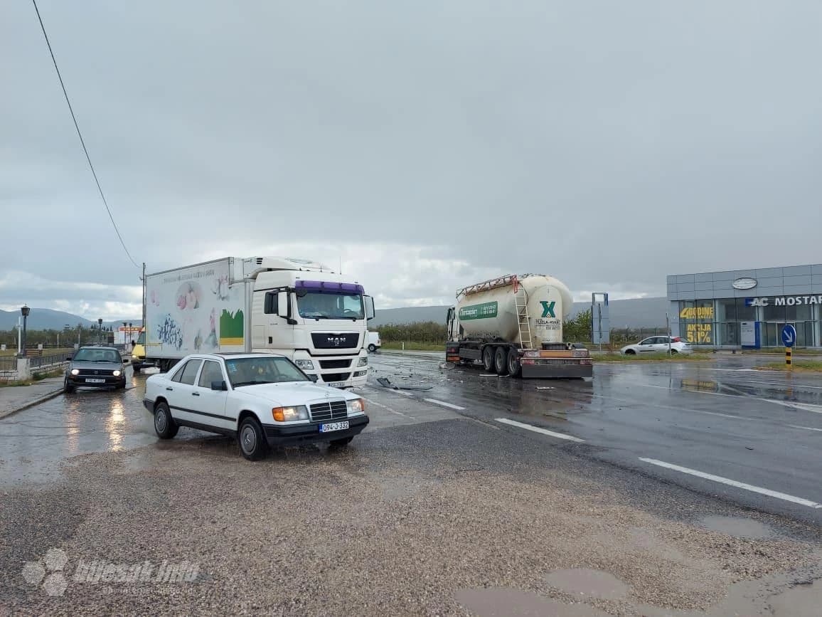 Mostar: Sudar kamiona i cisterne