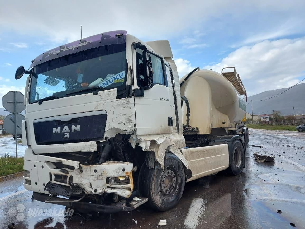 Mostar: Sudar kamiona i cisterne