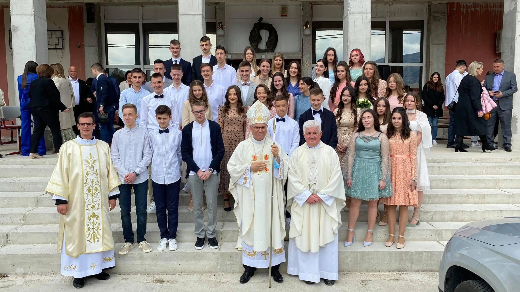 Župa sv. Tome Apostola: Održana svečanost podjele Svete Krizme