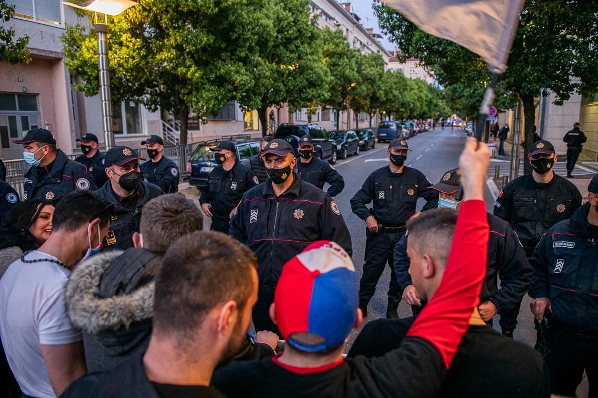 Skupovi podrške ministru koji je negirao genocid u Srebrenici