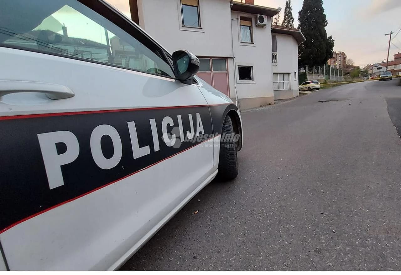 Na cestu ispred obiteljske kuće bačena eksplozivna naprava