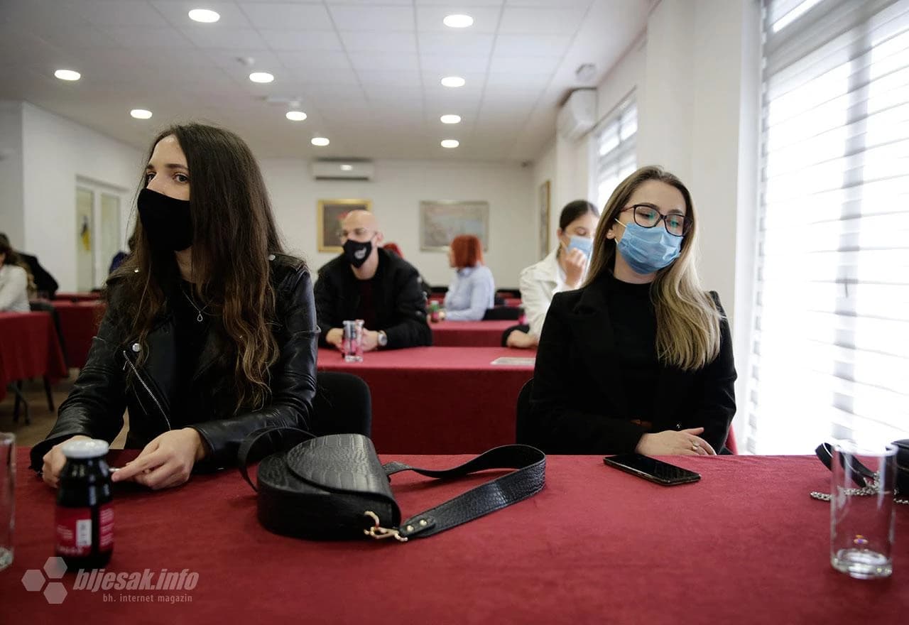 Panel raspravu o deponiji Uborak