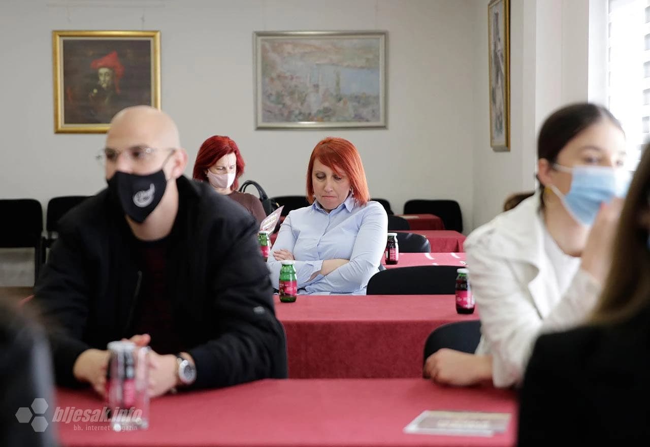 Panel raspravu o deponiji Uborak