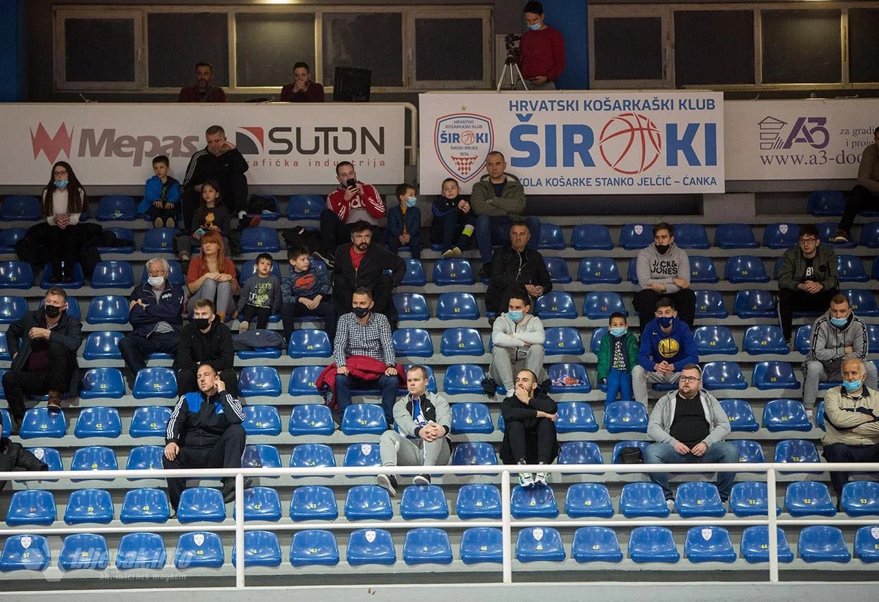 Široki slavio uz prisustvo publike