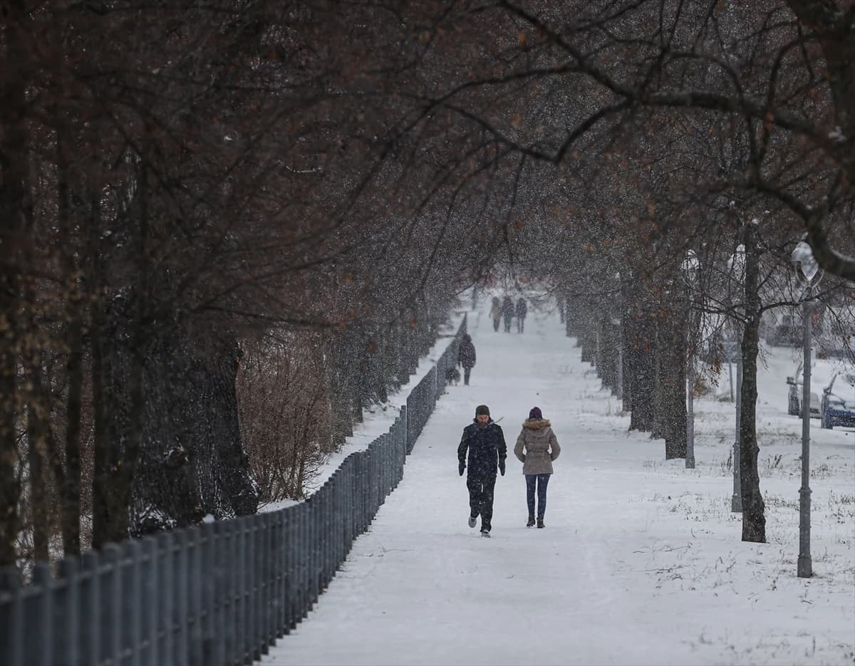 Europski gradovi prekriveni snježnim pokrivačem