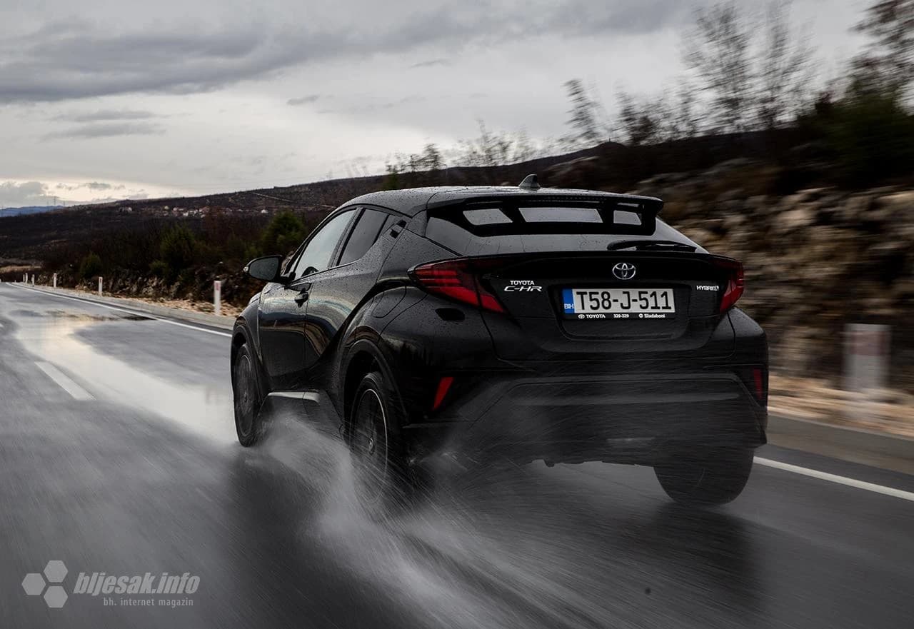 Toyota C-HR 1.8 Hybrid e-CVT C-HIC