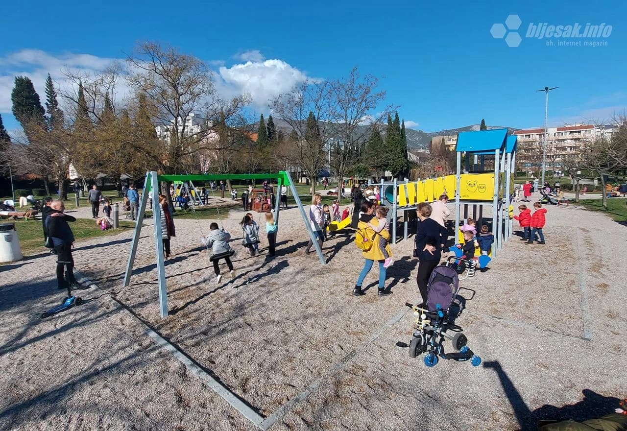 Sunčan dan i komadić prirode u mostarskom parku Zrinjevac