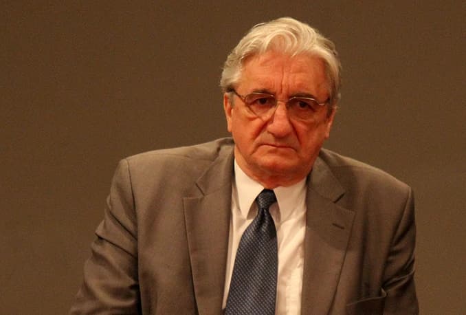 Prof. dr. sc. Miroslav Tuđman na predstavljanje monografije 'Druga strana Rubikona - Politička strategija Alije Izetbegovića' 2017. godine u Mostaru