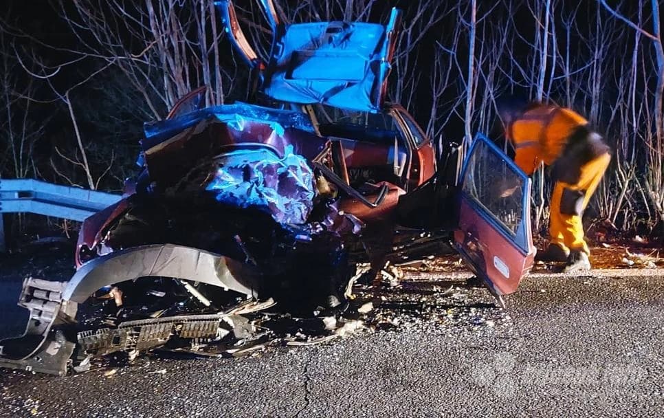 Dvije osobe smrtno stradale u prometnoj nesreći u Grabovici