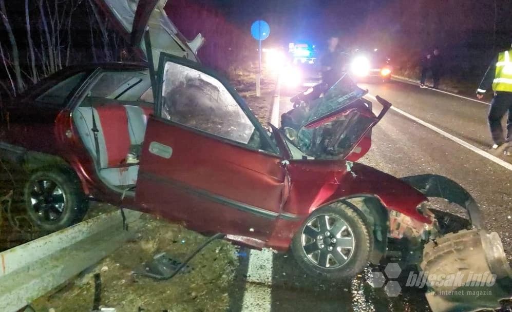 Dvije osobe smrtno stradale u prometnoj nesreći u Grabovici