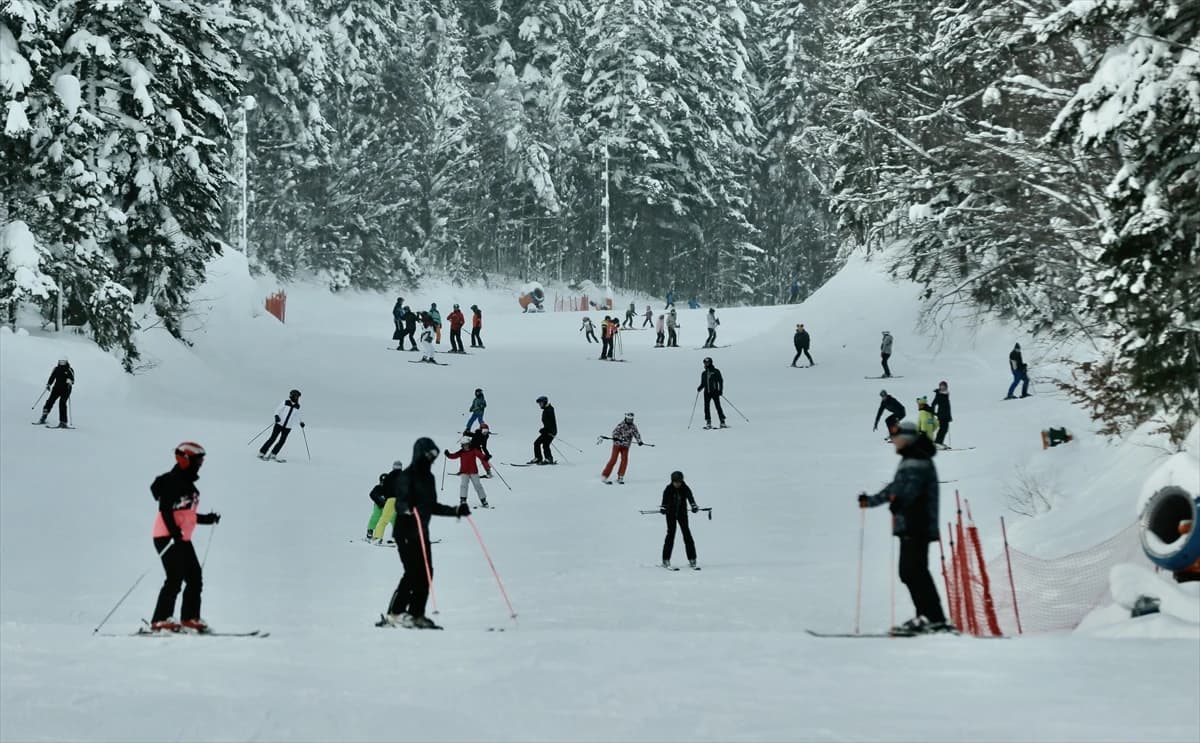 Brojni posjetitelji i skijaši na Bjelašnici