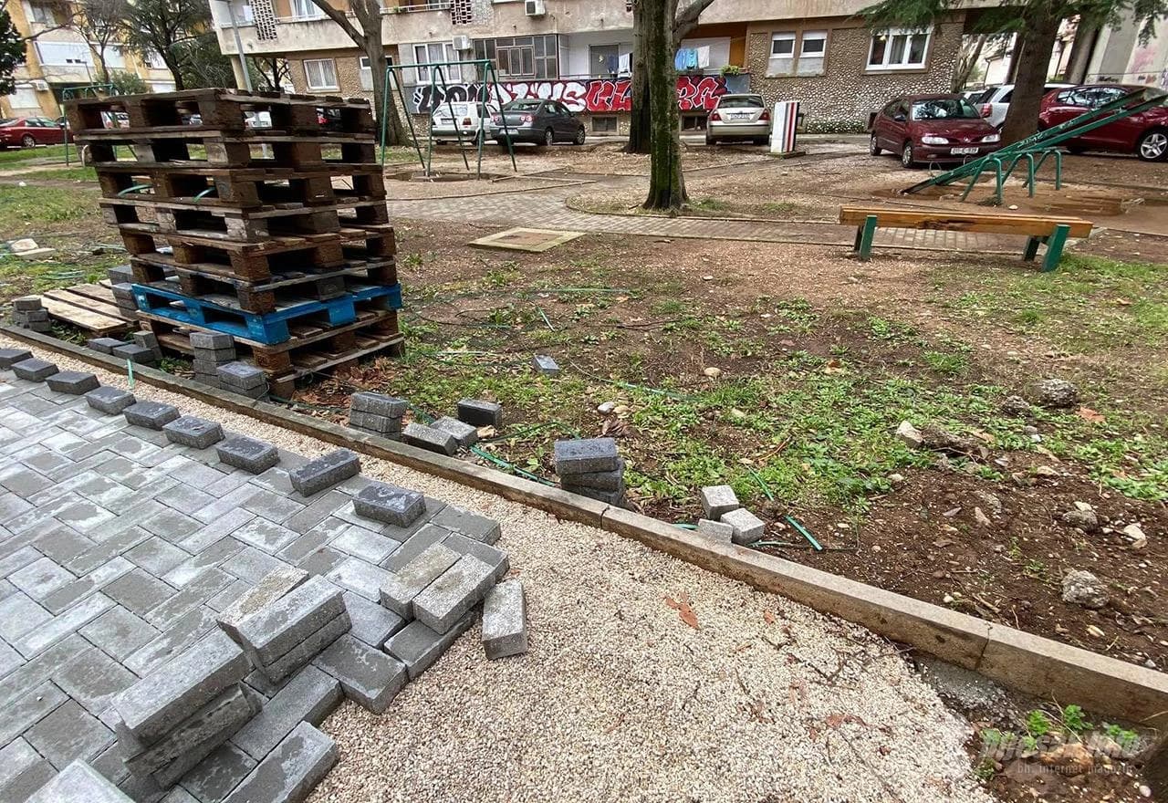 Materijala na sve strane